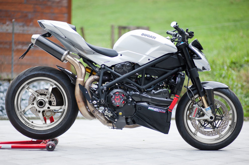 Ducati-03grey1.thumb.jpg.1d5b17f294904b7f36ae192e32a029a8.jpg