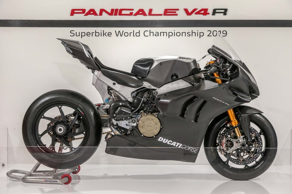 2019-Ducati-Panigale-V4-RS19-04.jpg