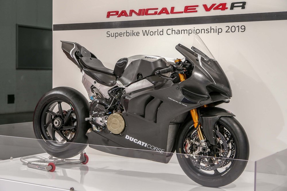 2019-Ducati-Panigale-V4-RS19-05.jpg