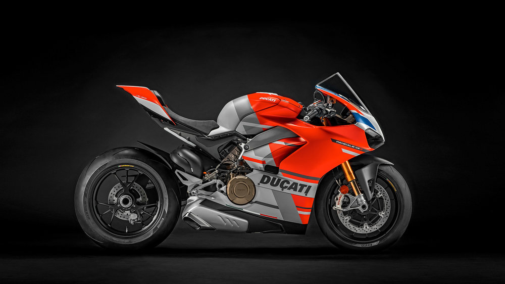 Panigale-V4S-Corse-MY19-02-Gallery-1920x1080.jpg