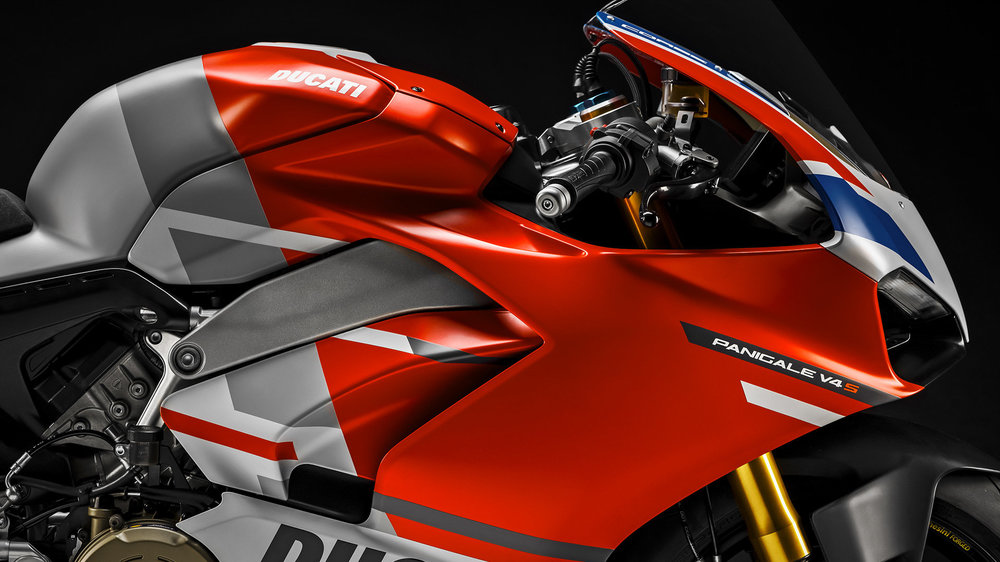 Panigale-V4S-Corse-MY19-07-Gallery-1920x1080.jpg