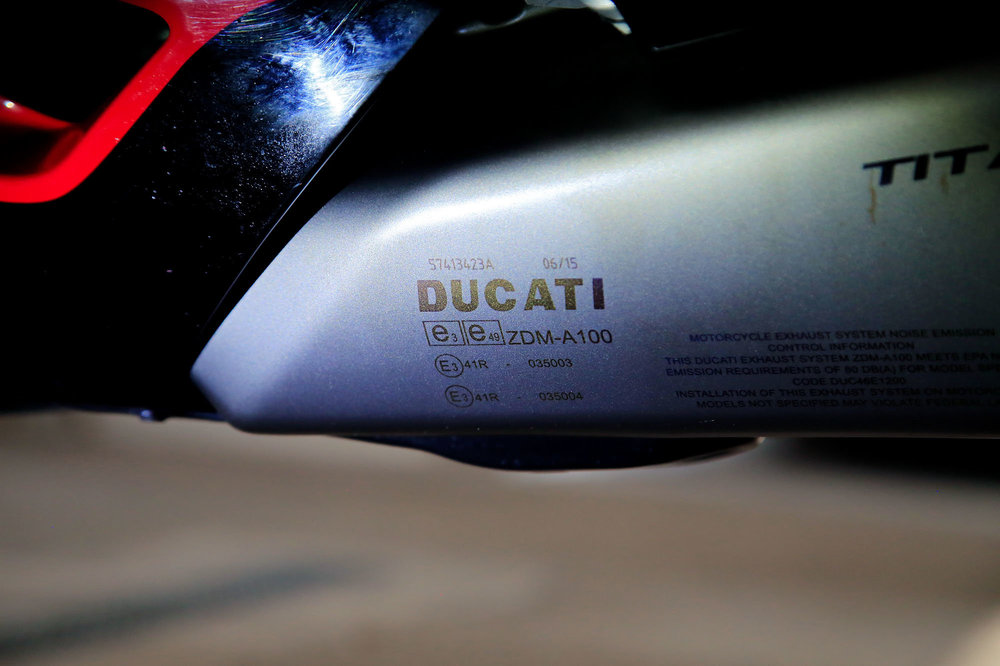 Akrapovic Evo Panigale 1199 - 03_small.jpg