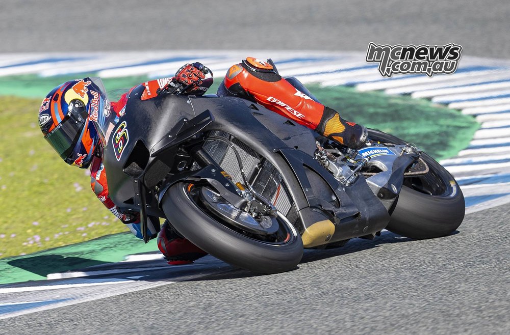 2023-WorldSBK-Jerez-Test-GeeBee-Bradl-1.thumb.jpg.1e83e17f0603810ccdd743ca7c9e8555.jpg