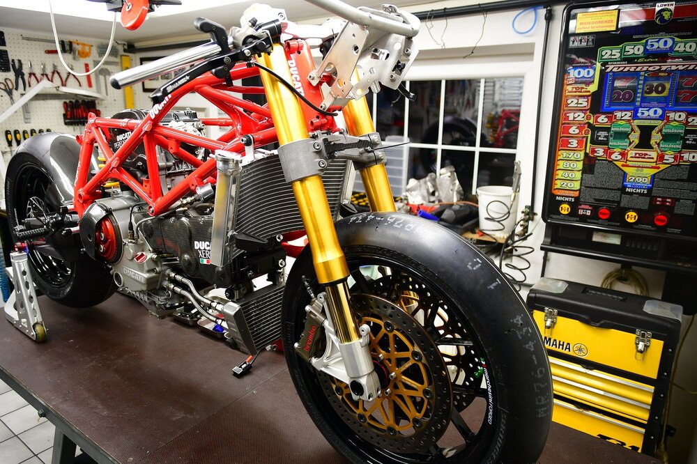 Ducati_1.jpg