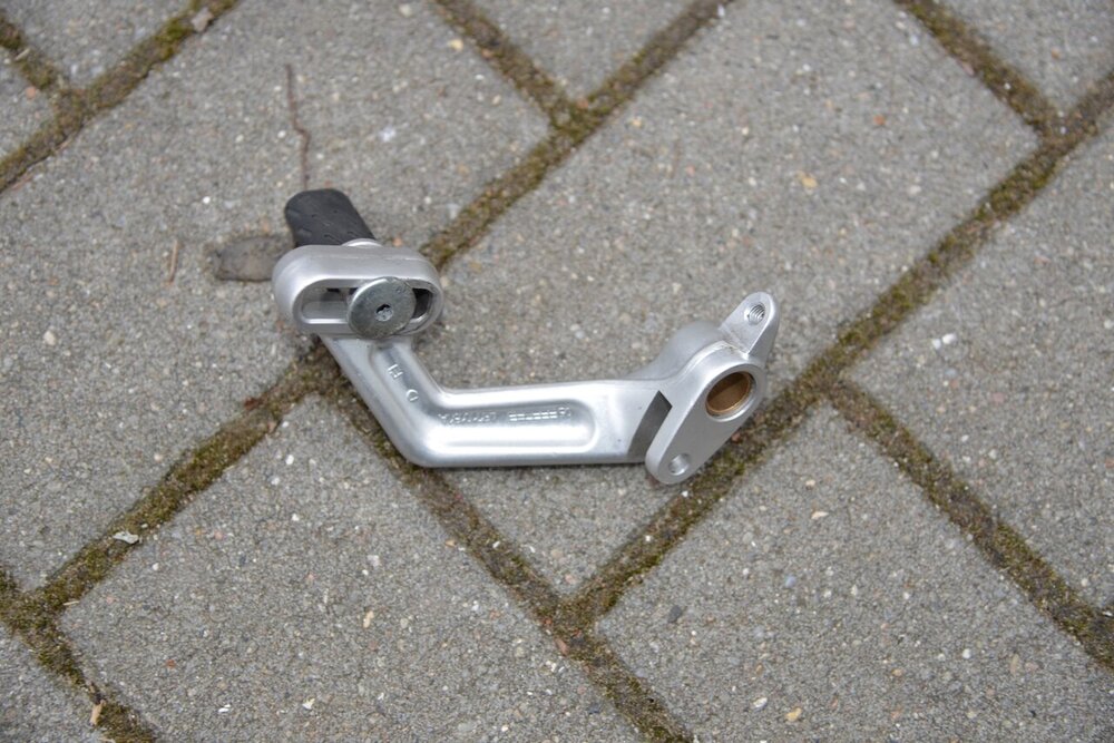 999s_Raste_rechts_Bremshebel - 1.jpeg