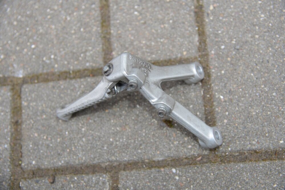 999s_Raste_rechts_Bremshebel - 3.jpeg